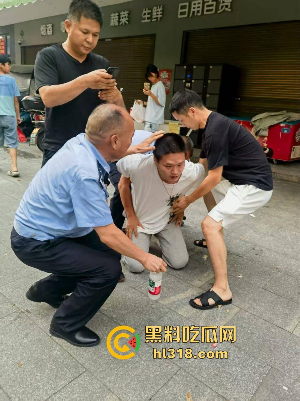 湖南省耒阳发生一起血腥命案，一个报复社会的青年，拿刀随机砍人，以至3人当初死亡，嫌疑犯在逃！-4