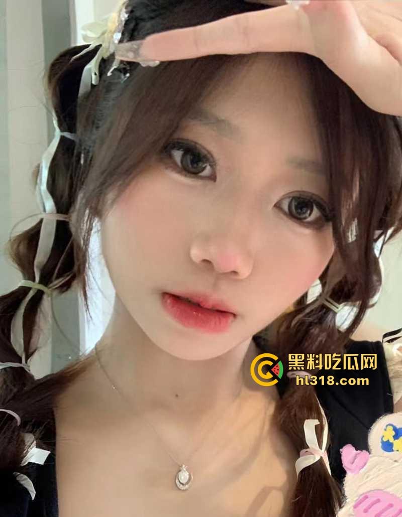 极品萝莉【洛丽塔欢欢】收费福利曝光,清纯大眼妹变身小淫娃,全裸露脸撅翘臀秀骚穴骚到爆!-2