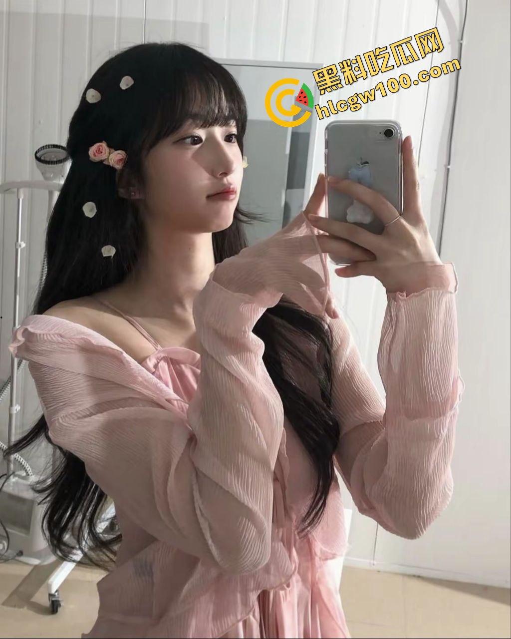 江西景德镇反差婊社会骚鸡母狗『刘欣蕊』足控金爸诱惑足交 深喉直怼喉咙淫荡口交！原创独家流出！-2