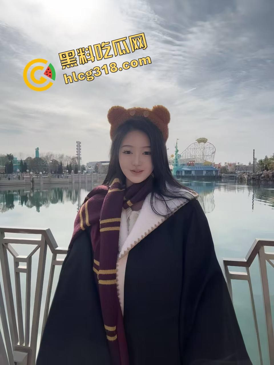 这他妈什么新花样？三级片都不敢这么拍，第一次见有人全裸趴公堂挨打，还他妈打得这么骚！-2