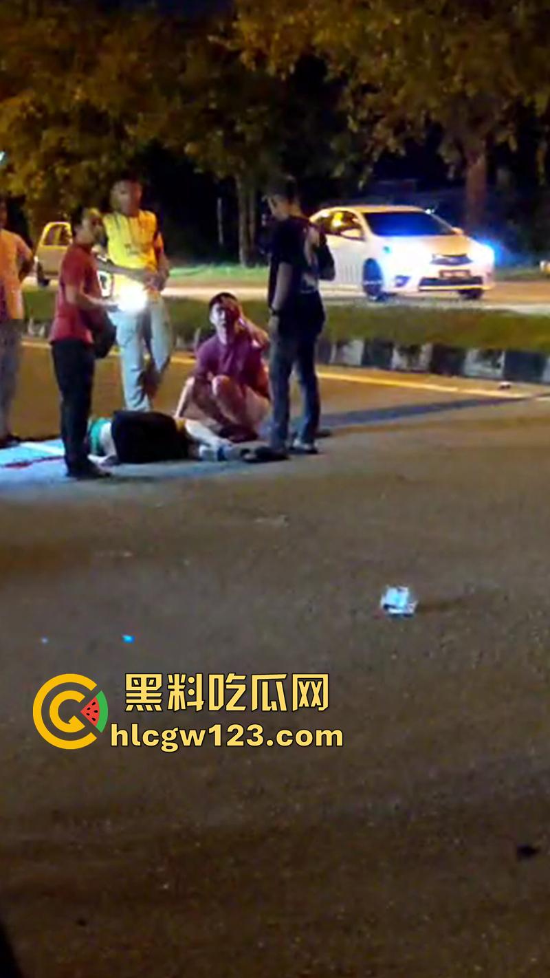 马来西亚血腥车祸现场，华裔驾车相撞导致2死4伤，现场血肉模糊胆小者勿入，现场画面流出！-5