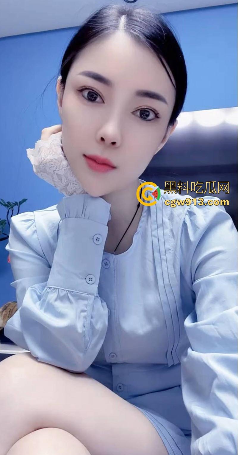 快手网红【小师妹甜甜】御姐气质风情万种，大尺度私拍性感骚舞，扭臀挑逗诱惑拉满！-4