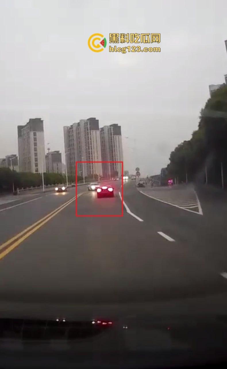 又是女司机！一死一伤 苏州两轿车发生碰撞后撞向一非机动车！惨不忍睹-9