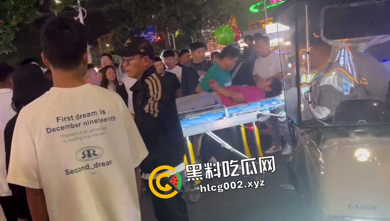 瓜友求瓜！禹州建设路痴情男跳楼现场 情侣吵架吵到跳楼 现场视频流出-5