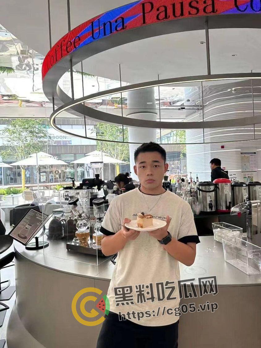 成都男同混战！原配0捉奸1和小三0  打架场面犹如妇女撕逼 这就是gay们的战斗力吗-3