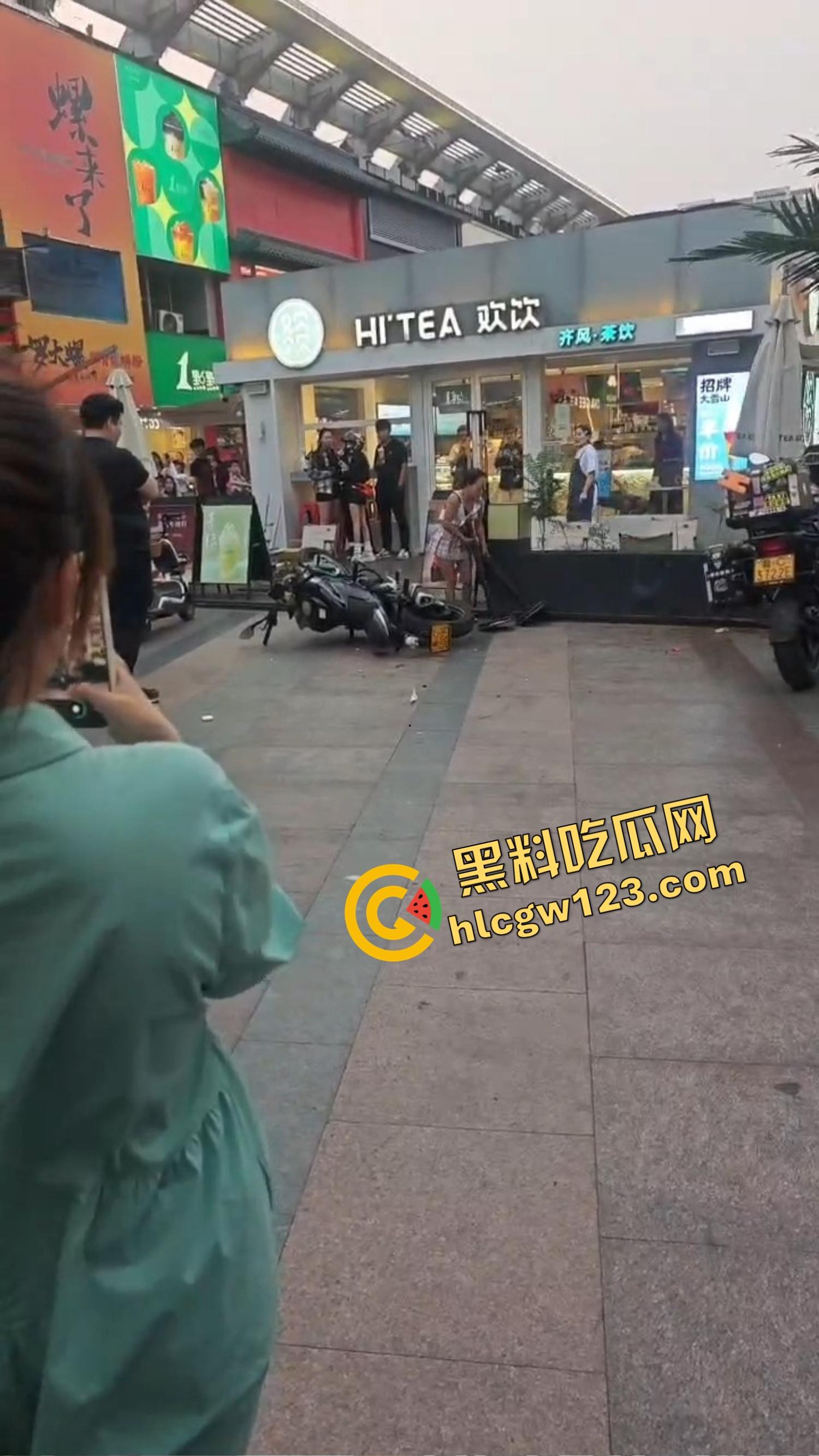 淄博JK铁锤妹妹怒砸春风450NK，穿着丁字裤情趣衣酸辣粉塞排气管，全网暴走萝莉认证已满级！-5