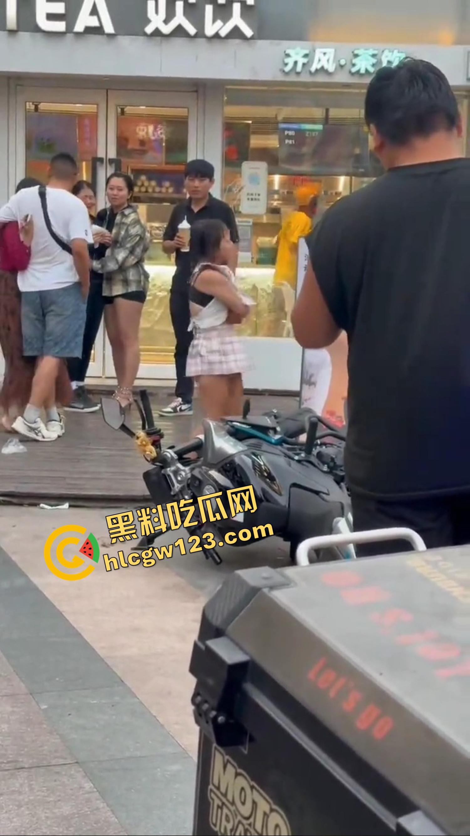 淄博JK铁锤妹妹怒砸春风450NK，穿着丁字裤情趣衣酸辣粉塞排气管，全网暴走萝莉认证已满级！-15