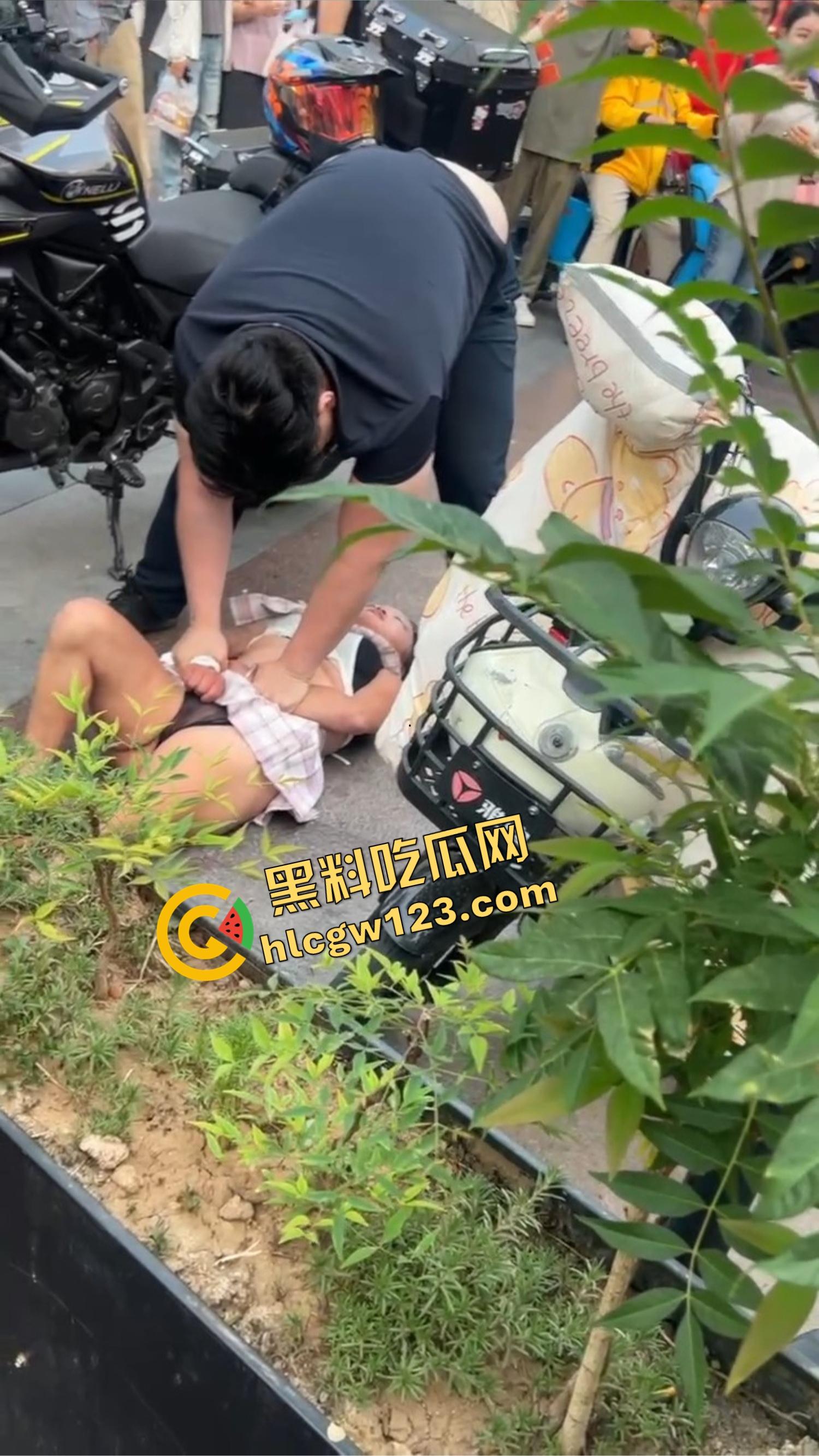 淄博JK铁锤妹妹怒砸春风450NK，穿着丁字裤情趣衣酸辣粉塞排气管，全网暴走萝莉认证已满级！-18