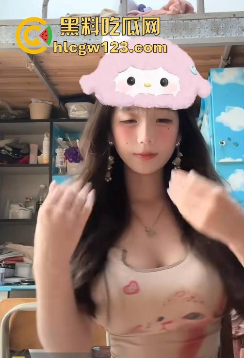 抖音巨乳反差网红【饭書書】网调自慰视频曝光  极品清纯大奶大秀身材 挑逗姿势性感撩人！-7