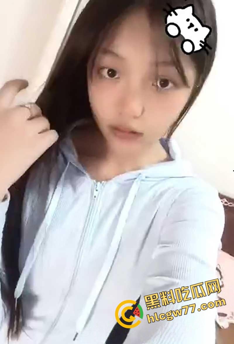 广工『方雅琴』马尾乖乖女竟是露出癖母狗，为金主拍露奶自慰片，乳晃穴湿！-4