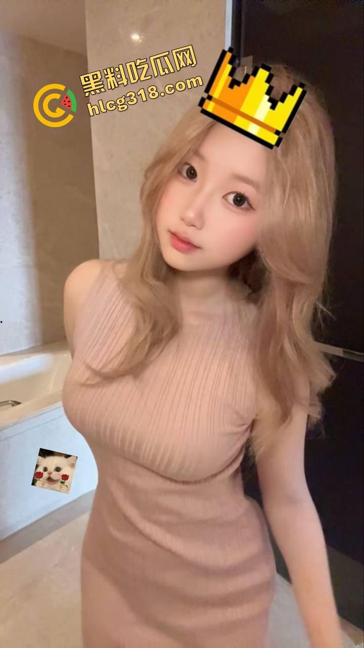 绿帽惨剧真实上演，兄弟亲手操自己女友内裤还没落地就开干，老婆被干到呻吟求饶，看完根本停不下来！-1