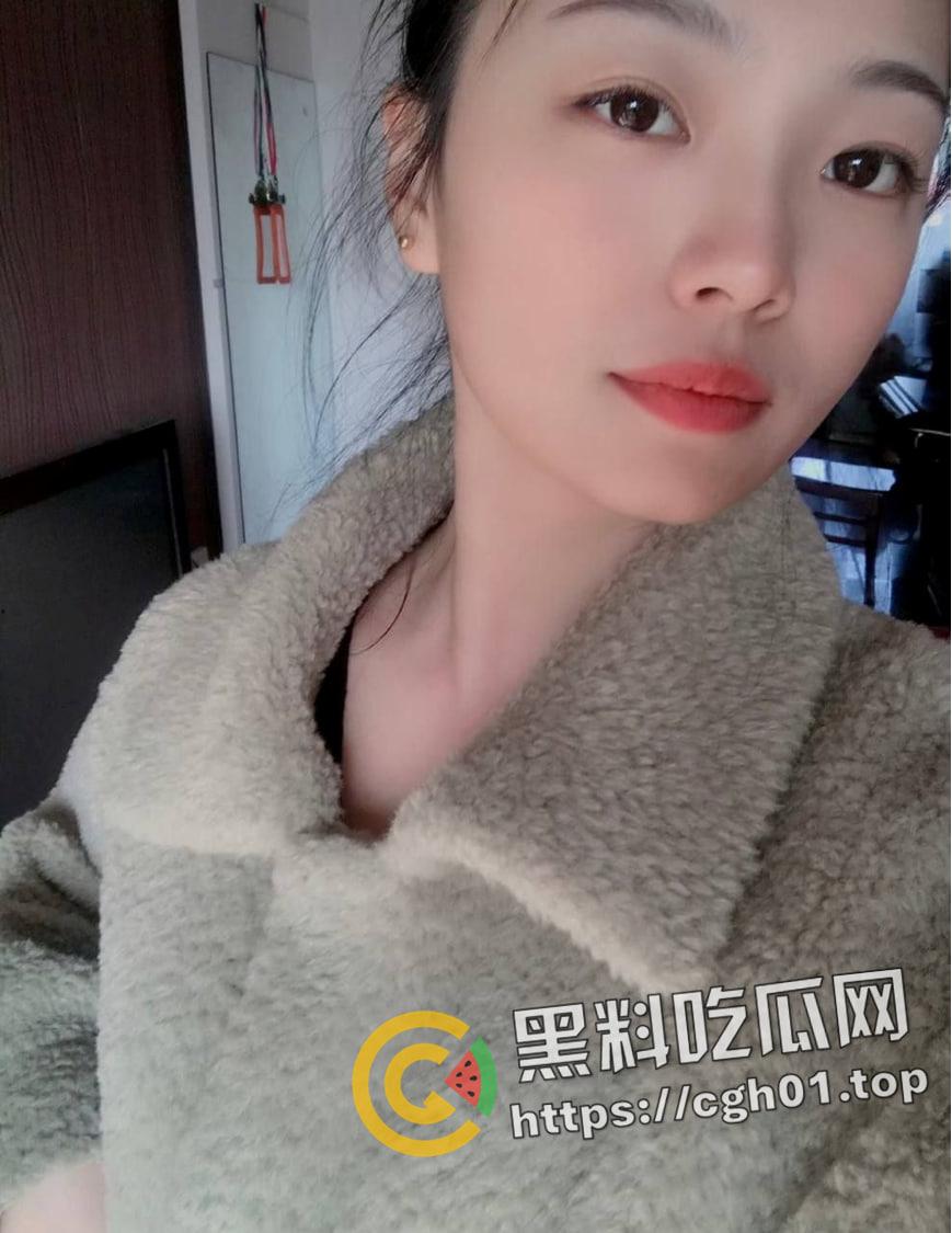 瓜友投稿！济南舞蹈机构老师 夜店做兼职勾引富二代  美乳 骚穴自拍特写全被流出-1