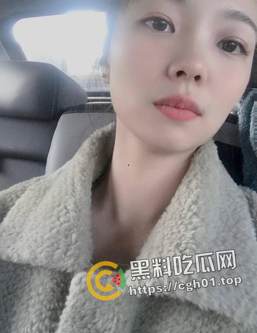 瓜友投稿！济南舞蹈机构老师 夜店做兼职勾引富二代  美乳 骚穴自拍特写全被流出-3