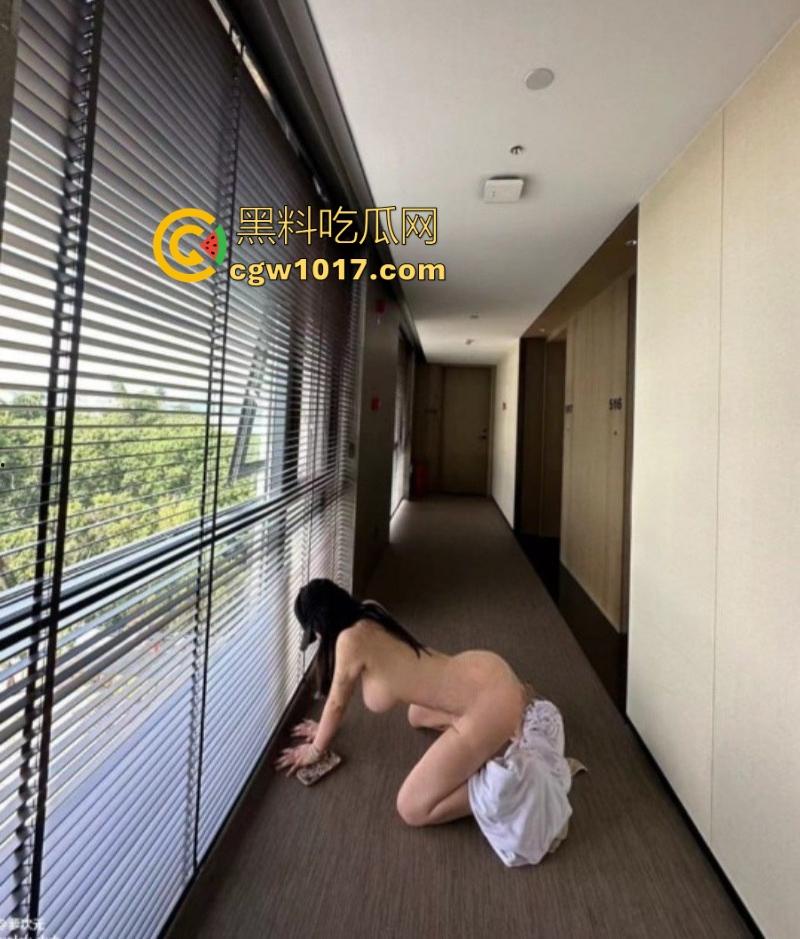 极品大奶福利姬【璐璐不吃葱】私拍福利流出，蜂腰翘臀火辣身材，全裸展示粉嫩巨乳，挑逗诱惑爆棚！-1