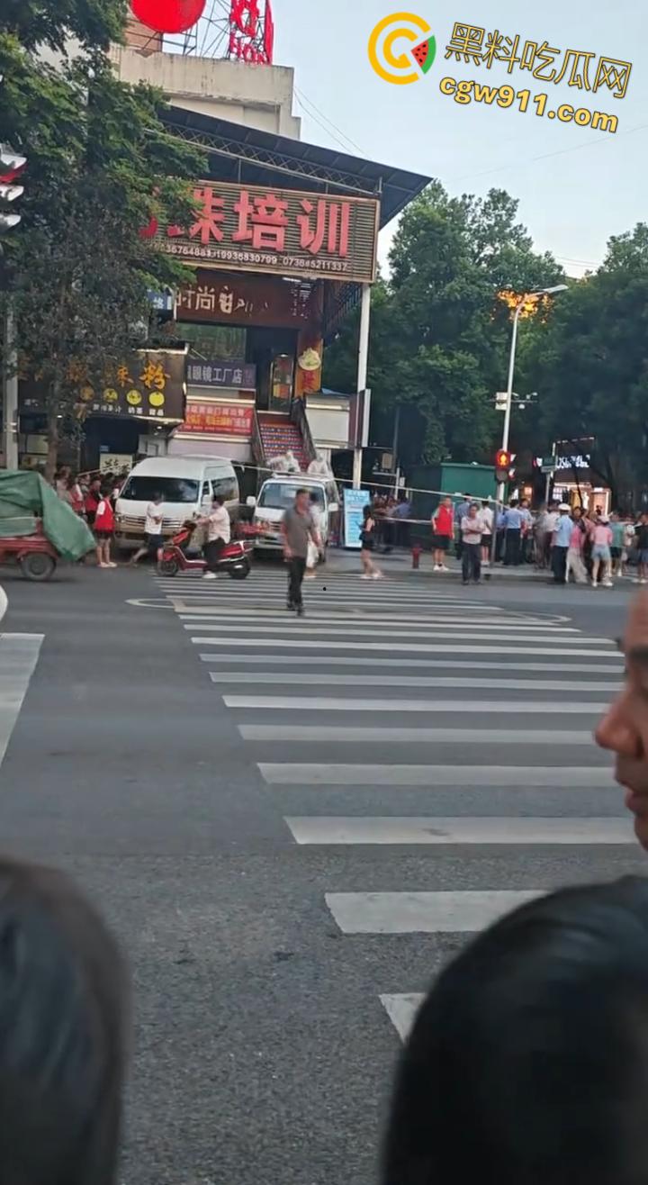 自古奸情出人命，湖南石门发生重大刑事案件，疑似情感纠纷酿杀人惨案，凶手作案手法极其残忍 ！-5