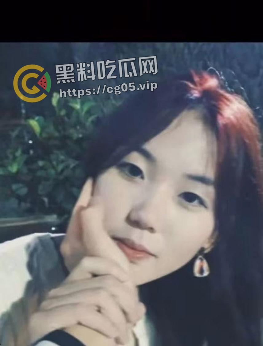 长沙大学情侣图书馆口交被偷拍 本人【徐依琳】微信被扒出来  原来是一对精神小伙小妹-4