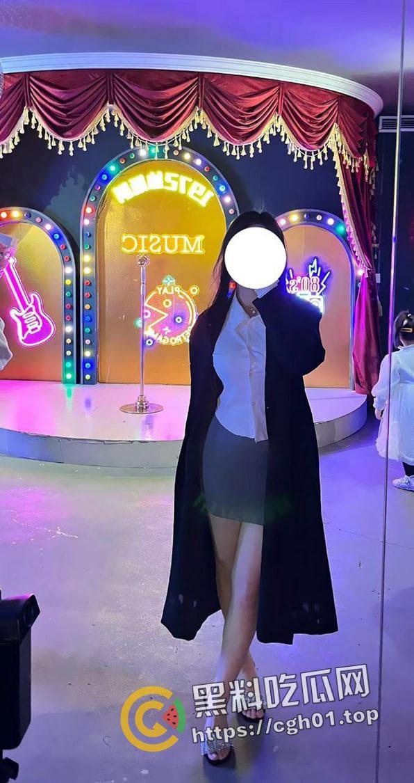 石河子大学研一学姐的反差日常被渣男流出 夺命大长腿和粉嫩翘臀 掰开小穴给你看-3