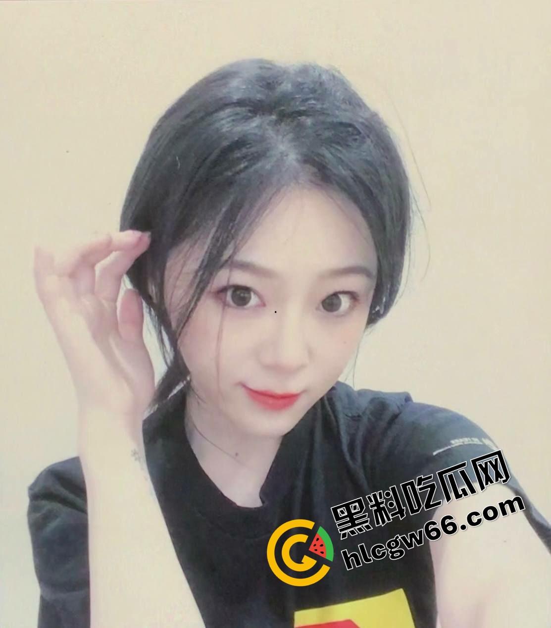 南通【罗佳佳】白天打表格晚上打炮，酒吧勾搭调酒师当场被插烂，被男友发现反手发进国产区！-1