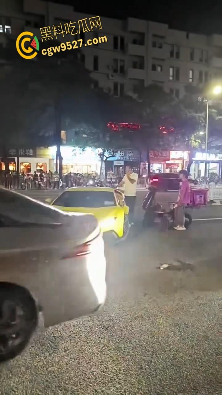深圳外卖小哥小电驴狂飙，撞上拐弯兰博基尼，只罚500块逃过大劫，差点卖房倾家荡产，街头惊魂一夜 !-8