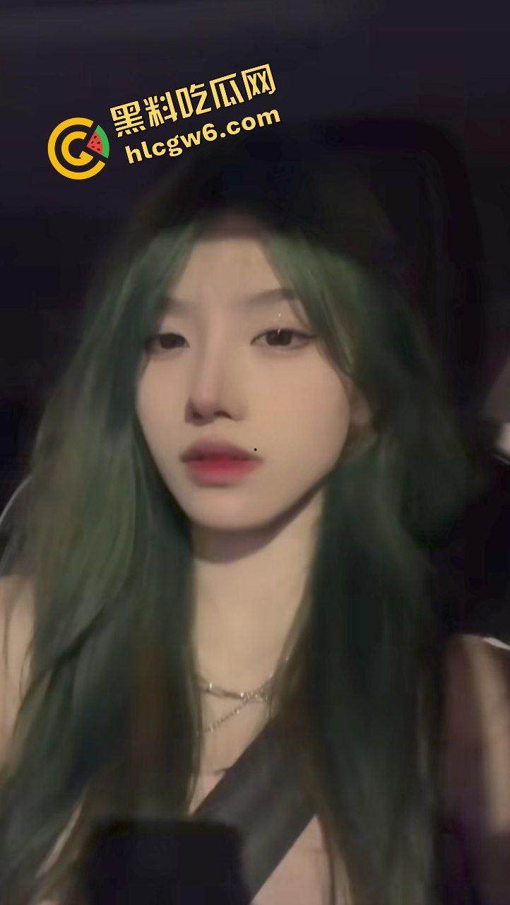 成都青羊区绿发反差婊骚鸡『孙紫滢』口交嗦屌超投入 后入爆干淫逼淫叫！独家流出！-5