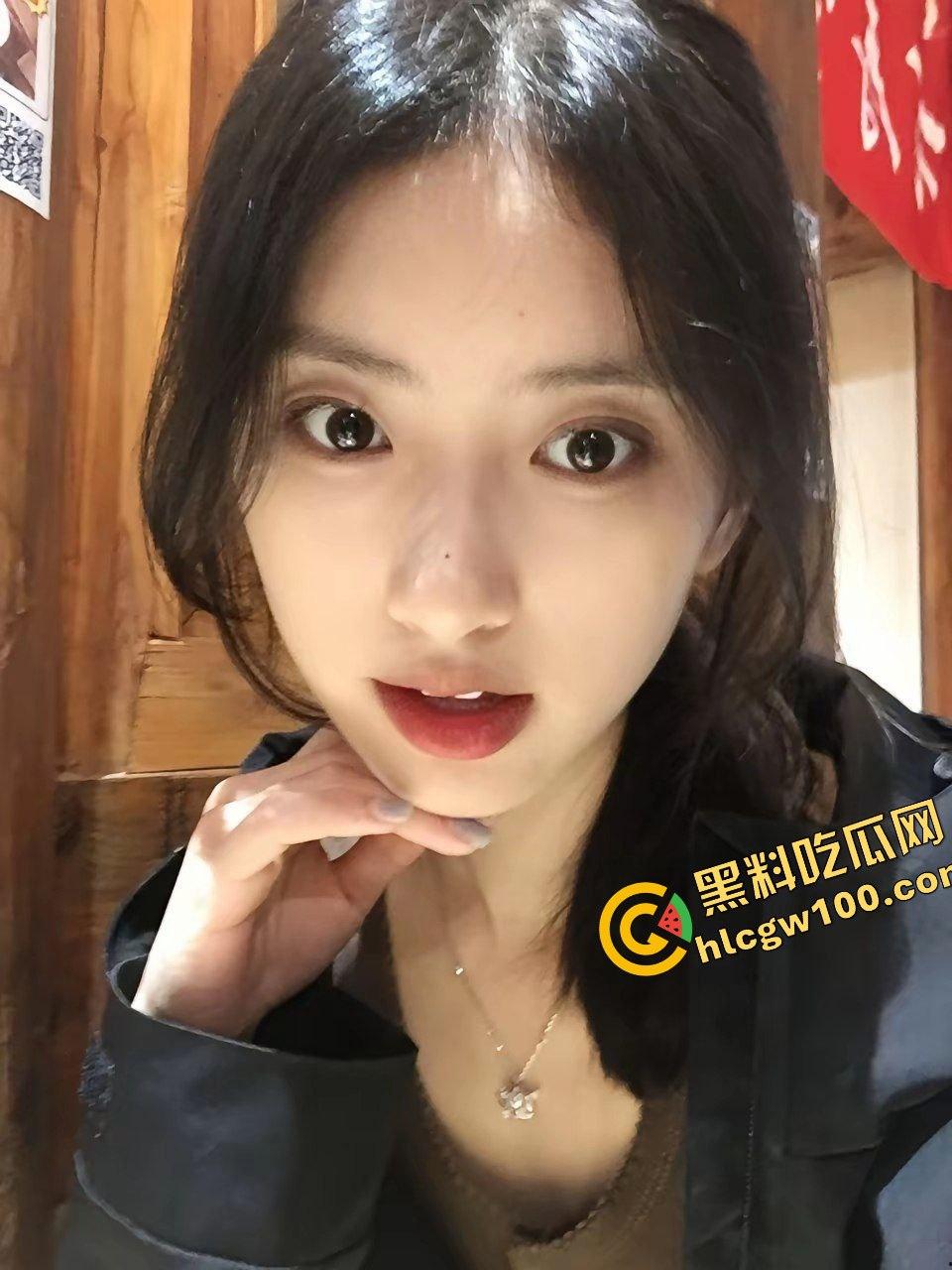 上海震旦职业学院反差骚鸡肉便器『王艺婉』母狗体质滥交无数 炮友情趣后入激烈做爱！原创独家曝光流出！-1