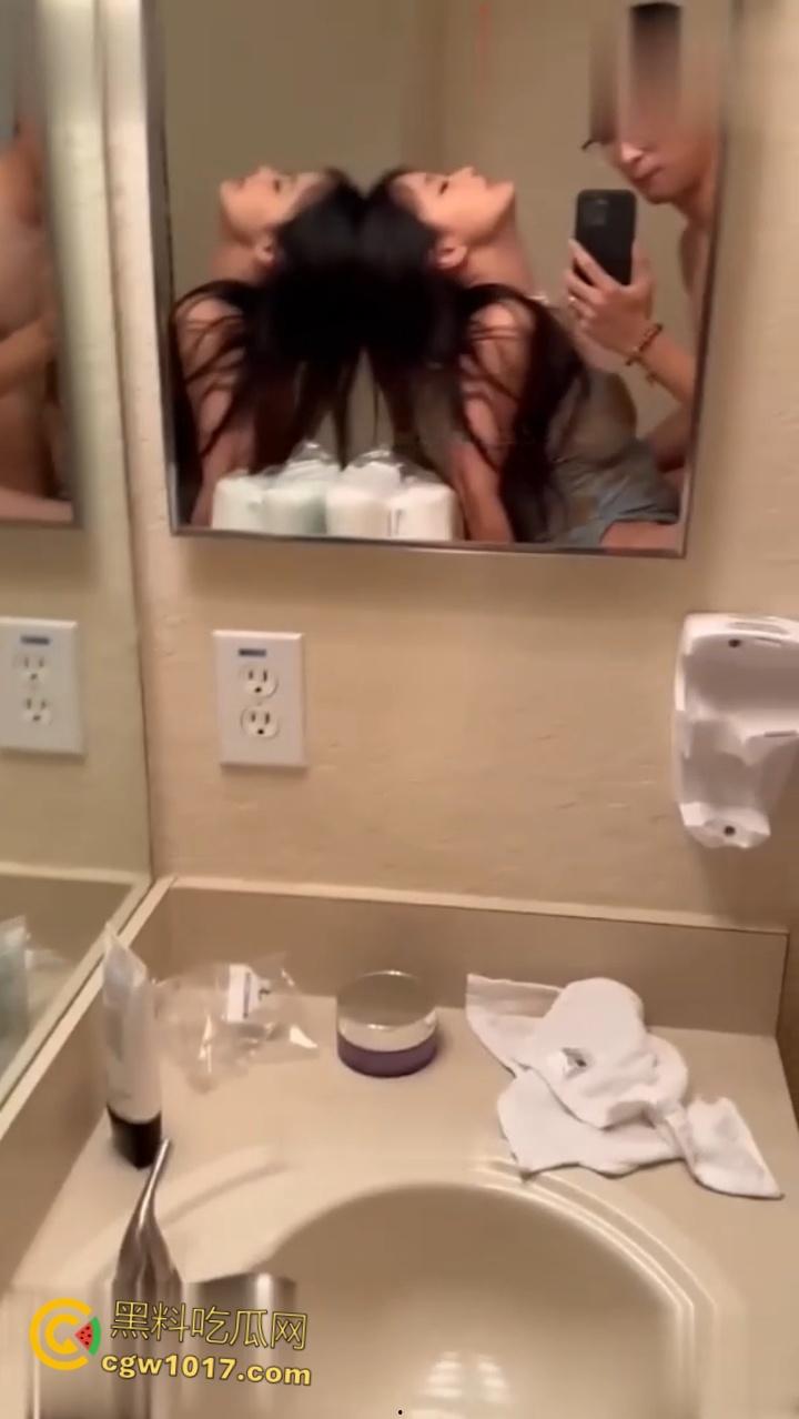 高铁偶遇全国可飞咯咯哒，群友死皮赖脸加微信被冷脸拒绝，果然高端鸡是看不上穷屌丝的 ！-6