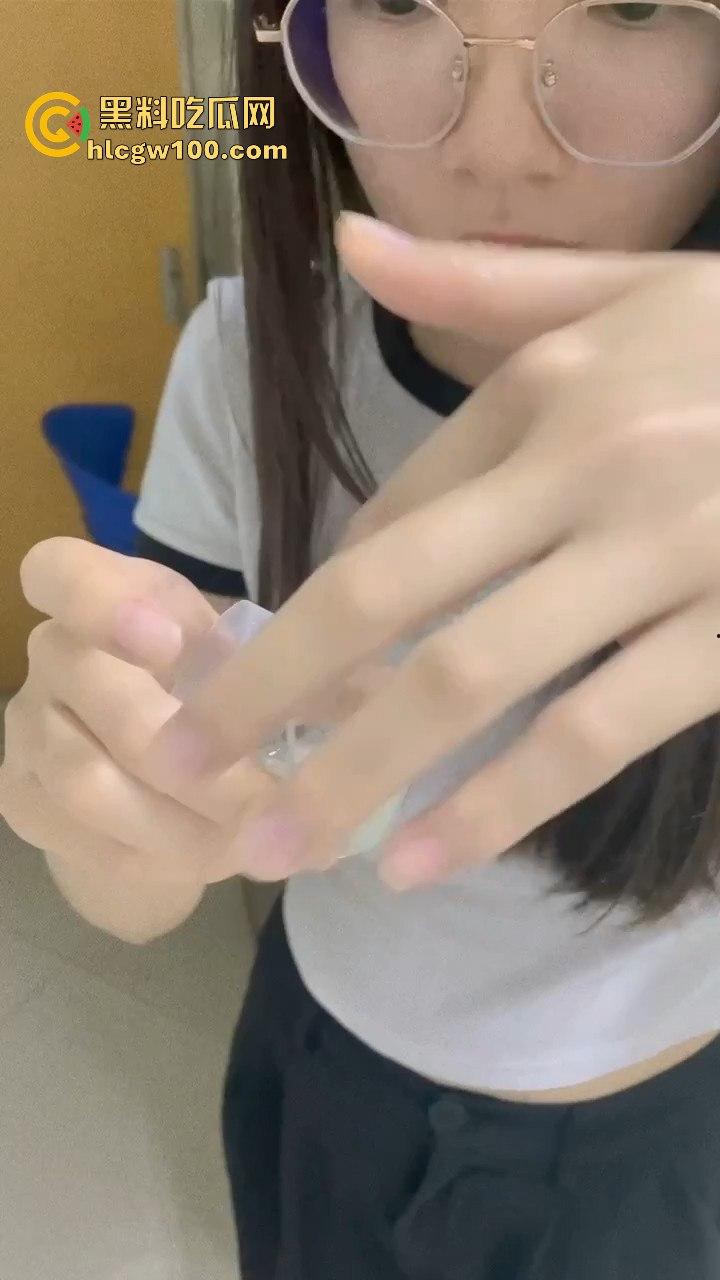 河南省驻马店医院反差护士【吴新园】口交取精保存，最新一弹1小时36分资源爆出，内容引入眼球！！-6