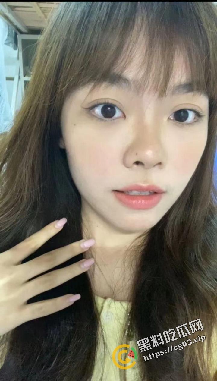 广东岭南职业技术学院【程思怡】缺钱找金主包养 露脸口交性爱视频流出 被前男友曝光-1