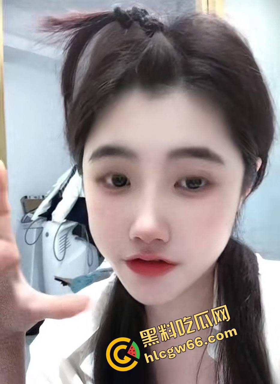 四川刚毕业学生妹『袁梦』化身母狗战士,校服做爱洗手间无套后入、颜射舔精全都安排!-4