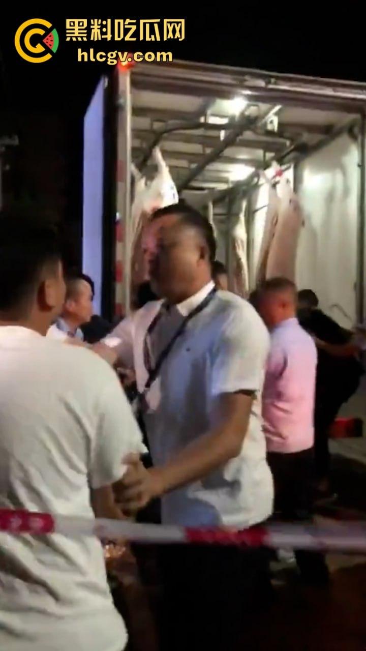 廉江风波起！廉江城管被指 “抢劫” 批发猪肉！执法行为还是权力滥用？-4