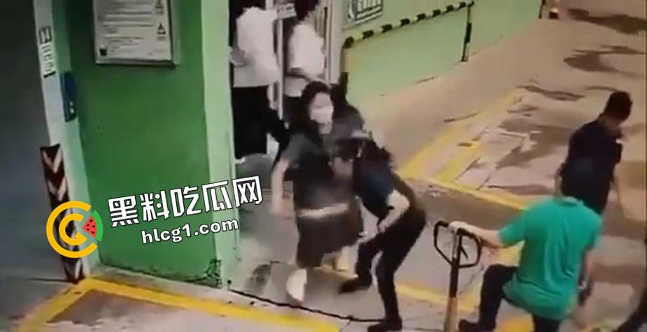 高中生替母杀小三 快准狠当场捅死 花木兰来了都要叫姐姐 现场视频流出-2