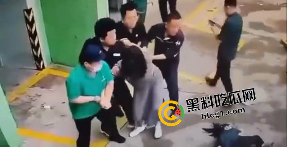 高中生替母杀小三 快准狠当场捅死 花木兰来了都要叫姐姐 现场视频流出-4