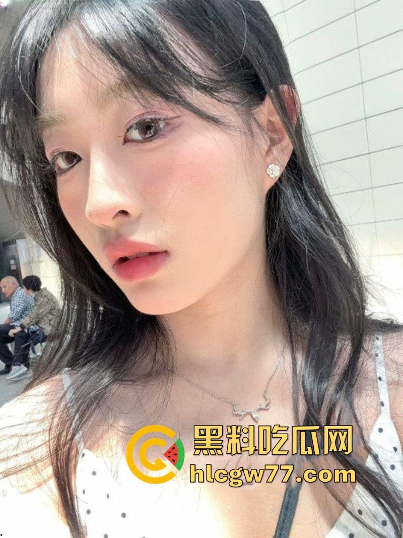 独家爆料 浙江无锡科技职业学院【方诗蕊】私密照流出 口交深喉技术爽翻男友 无套猛烈抽插校花叫不停！-4