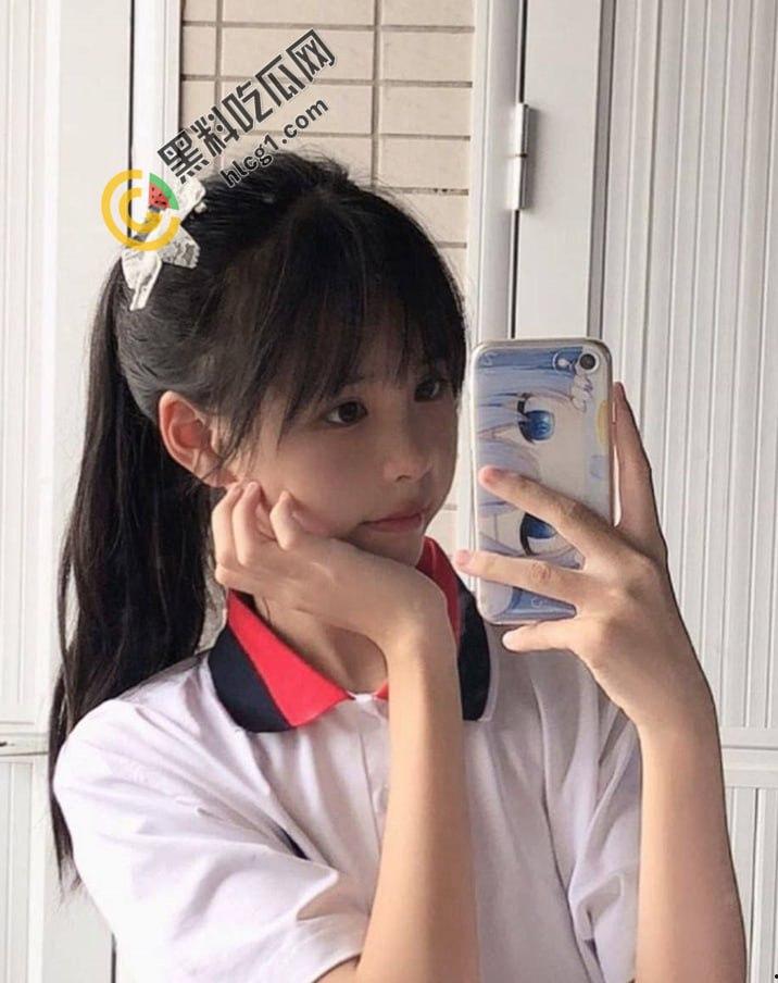 极品颜值高中学妹自拍私密照片流出 不得不说这个妹妹长得确实可爱漂亮 太讨人欢心了-1