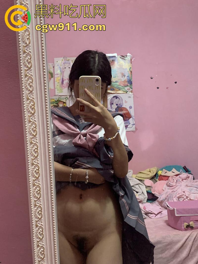 广西柳州极品嫩妹【欢欢】,高颜值美腿尤物,细腰翘臀美乳诱人,居家全裸勾引渴望被包养!-8