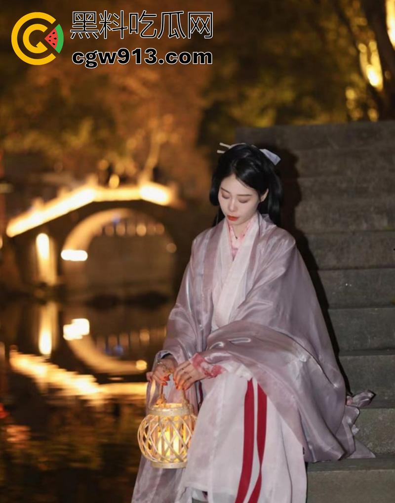 杭州师范气质尤物【陈绍熙】,遭前男友泄密不雅视频,白天女神晚上淫娃,那一脸的享受高潮感简直没谁了!-2