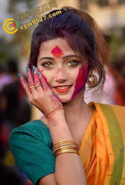 印度真实强奸视频曝光！酒瓶脚趾暴虐骚穴，少女全程哭喊挣扎却于事无补，真是太惨了！-1