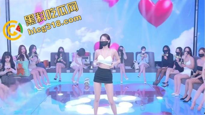 韩国妹子团播乳量爆表,一水儿的大奶圆碗,谁还看咱这边的擦边鬼打灯?深夜点进去刺激到睡不着觉!-1