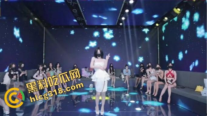 韩国妹子团播乳量爆表,一水儿的大奶圆碗,谁还看咱这边的擦边鬼打灯?深夜点进去刺激到睡不着觉!-8