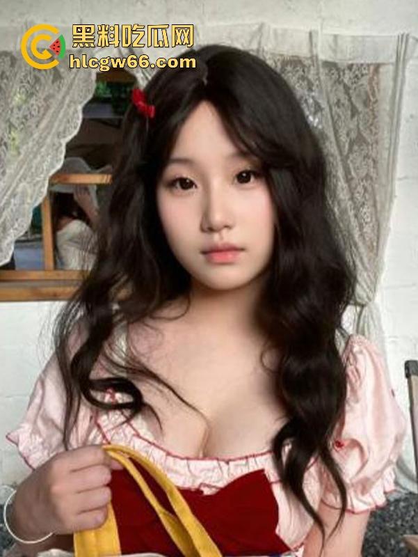 泉州师范学院【李佳宜】巨乳反差眼镜妹 大尺度风骚自慰视频流出 眼镜婊真是骚到没边了！-4