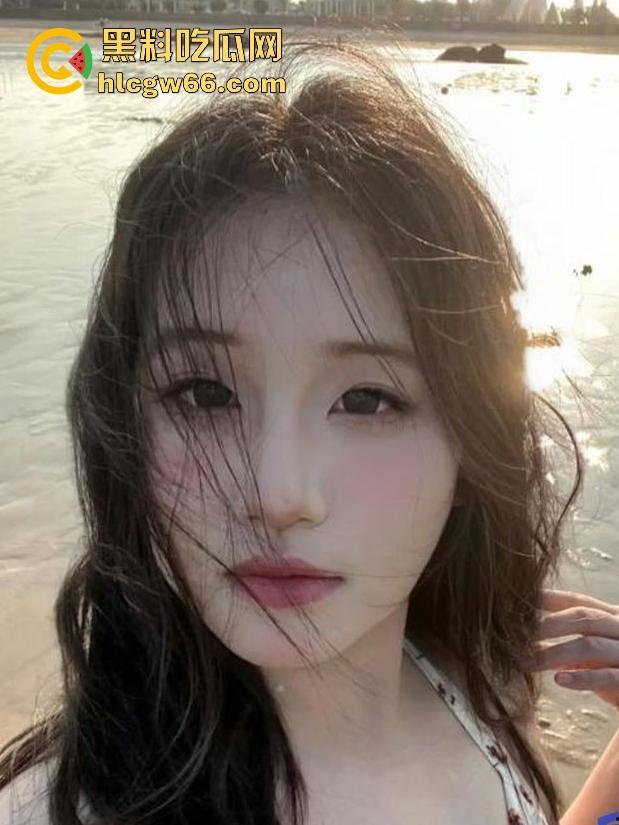 泉州师范学院【李佳宜】巨乳反差眼镜妹 大尺度风骚自慰视频流出 眼镜婊真是骚到没边了！-6