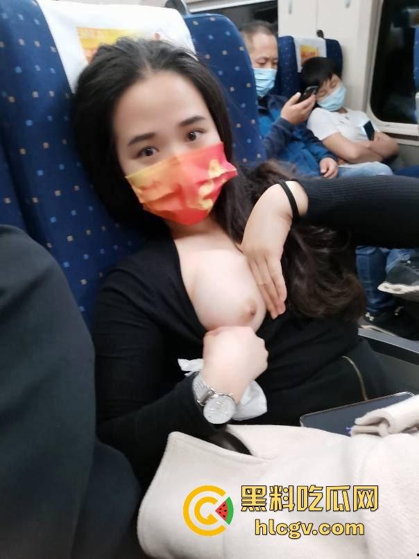 河南洛阳『雷巧燕』野外露出！巨乳大奶婚纱皮裤下的骚动，被调教抠逼露逼十足放荡！-22