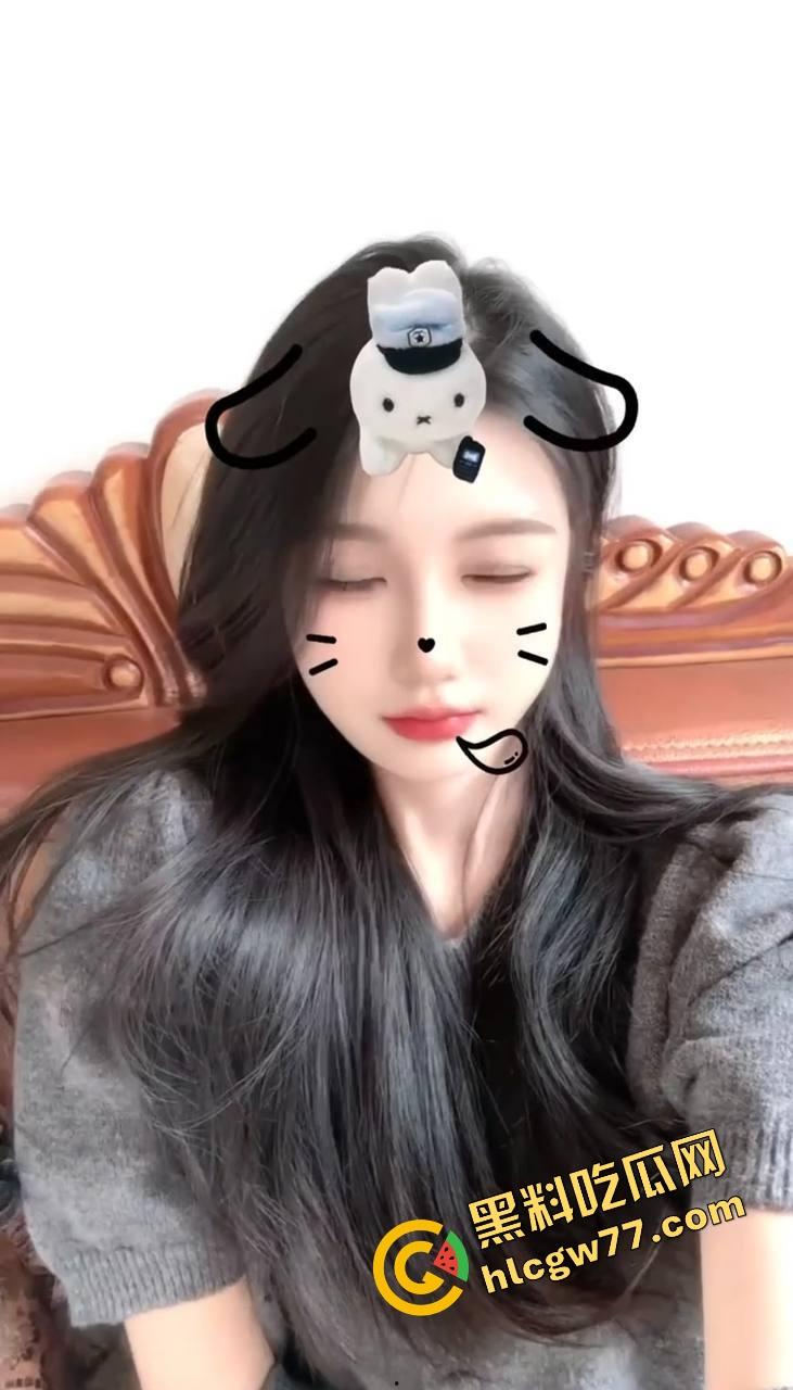 成都瑜伽老师白天教冥想，晚上解开腿自己送穴，骚妻身段像水蛇，老公轻度分享癖群里疯传！-1