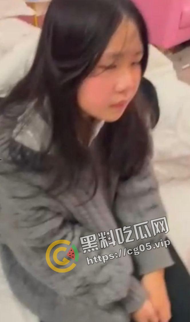 江苏无锡霸凌事件！让女孩脱光衣服检查 还强迫去和自己的叔叔做爱 一群小畜生 现场画面流出-1