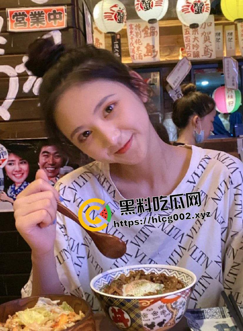 甜美女大学生私密视频被前男友流出  撅着小嘴被操到翻白眼 一脸嫌弃的被颜射 极品反差婊-2