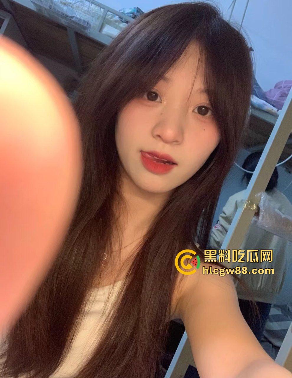 瓜友独家投稿曝光!山东女子学院美艳反差婊【赖欣怡】做了2次美甲就被推倒多体位无套爆操!-2