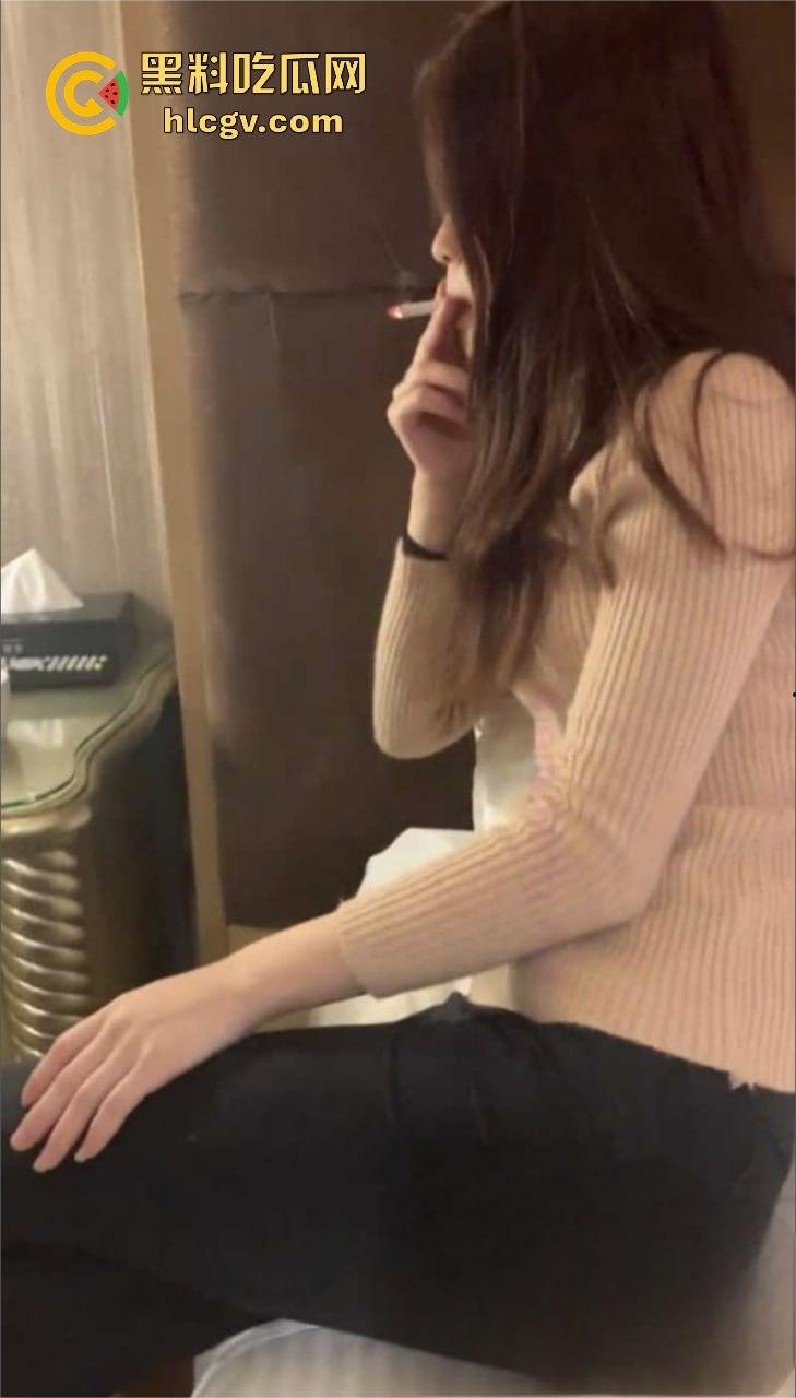 性感台妹【陈颖】清纯外表掩不住骚劲！私下就是只母狗，床上被操到语无伦次只剩淫叫！-1