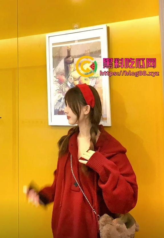 长沙前任『王馨熙』骚料投稿,湖南师大汉语言文学大二母狗,颜射口爆开后门贼紧,分手前偷操舍友被抓奸!-2