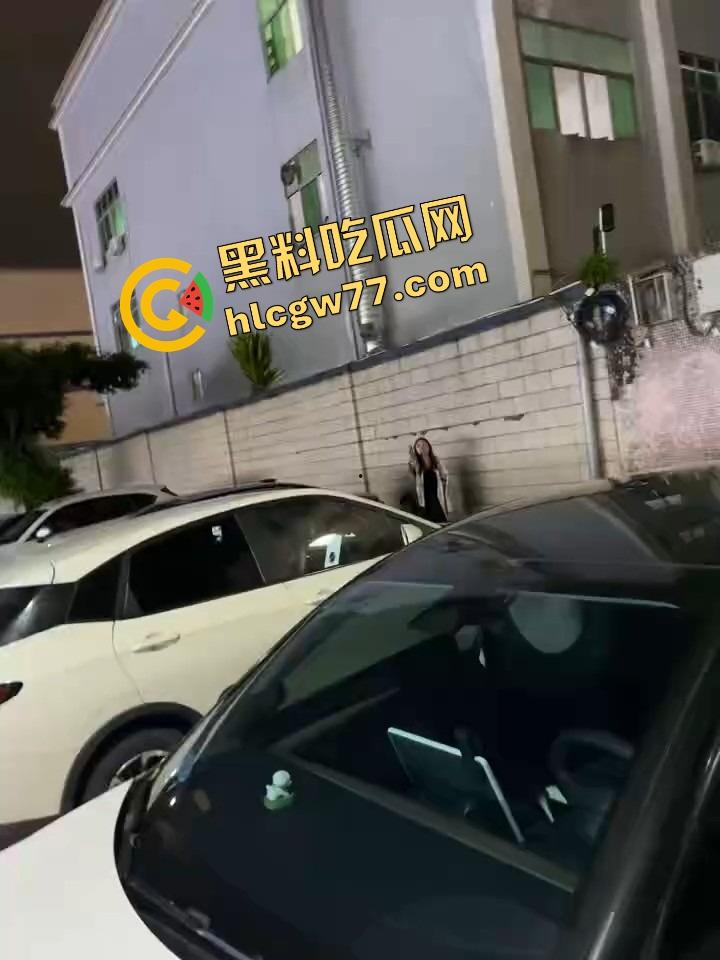 小学骚妹『林雨桐』年龄懂得都懂，跟黄毛开房被亲姐现场逮住，床单都湿了才反应过来闯大祸！-6