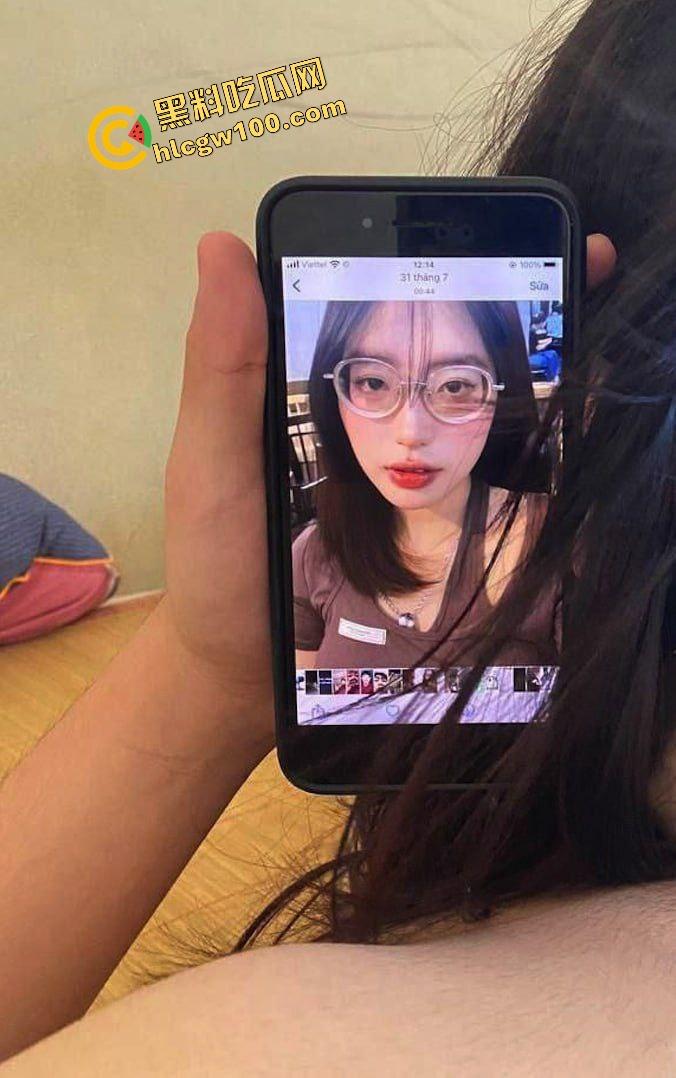 海南海口骚贱少妇人妻母狗【周心诺】眼镜婊白虎肥逼手指塞满,掐脖爆操淫叫连连!独家曝光流出!-3